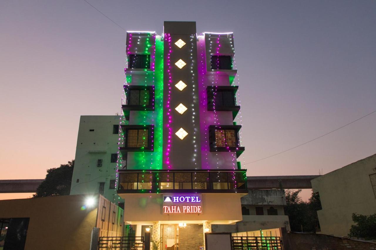 Oyo 10254 Hotel Taha Pride Nagpur Exteriör bild